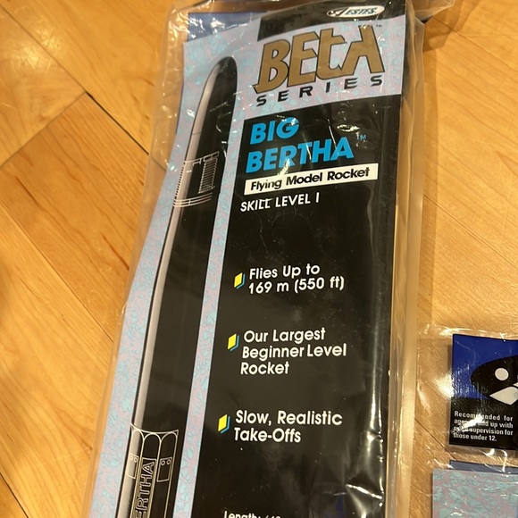 New Estes Beginner Flying Model Rockets Big Bertha & Beta Series Wizard Hobby - Picture 6 of 10
